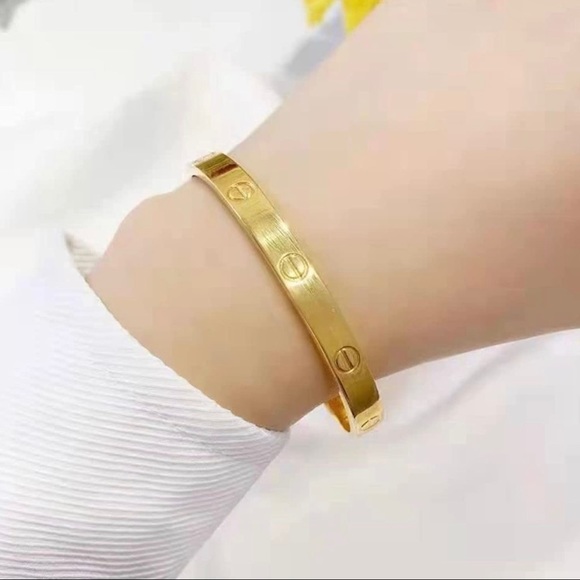 Generic Love Bangle Bracelet with Screwdriver in Gold - Picture 4 of 7